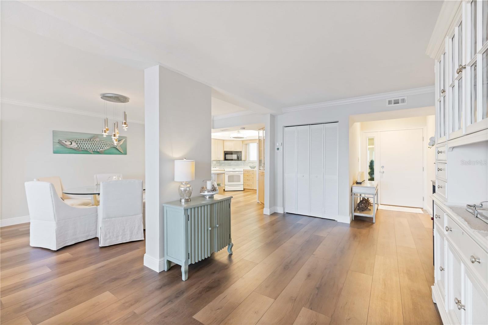 Image 8 of 55 For 1500 Park Beach Circle 6c