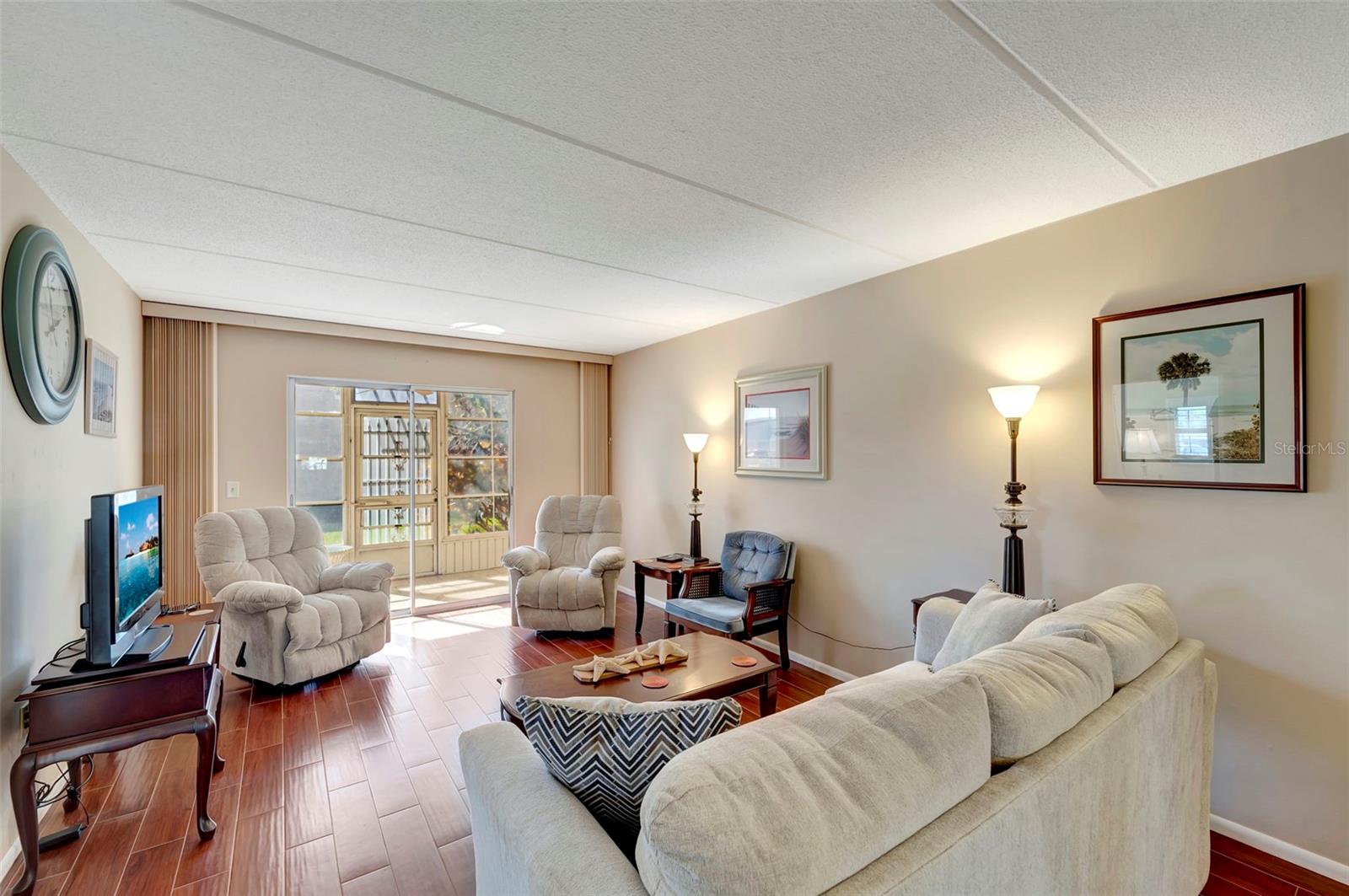 Image 11 of 30 For 649 Tamiami Trail S 107