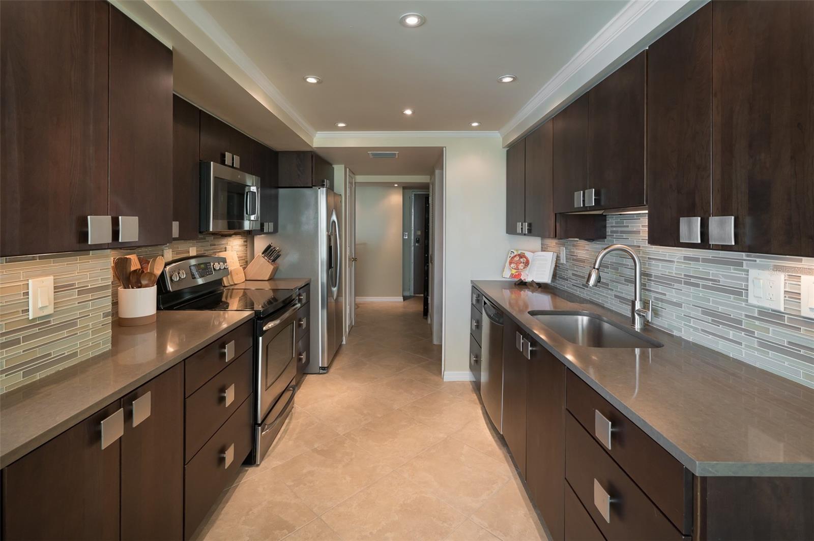 Image 19 of 34 For 1111 Gulfstream Avenue 16f