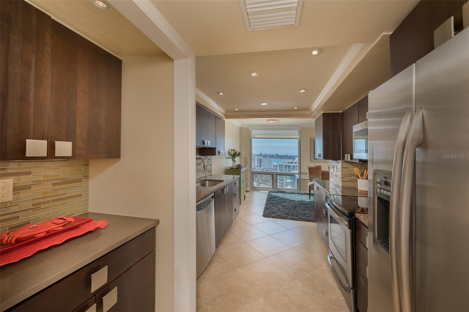 Image 20 of 34 For 1111 Gulfstream Avenue 16f