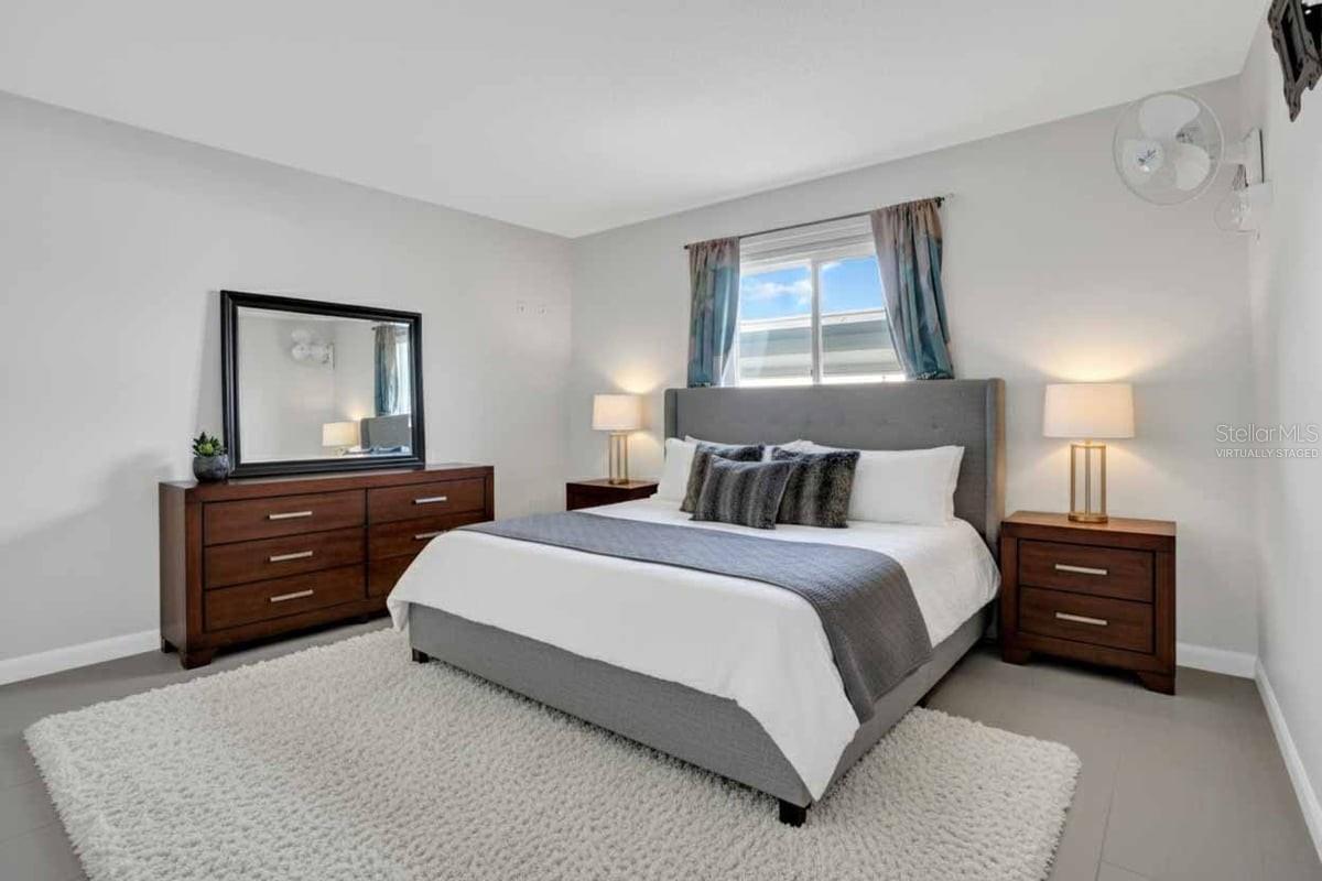 Image 12 of 26 For 501 Parkdale Mews 501