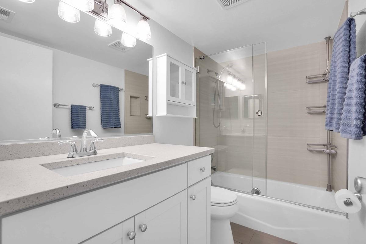 Image 14 of 26 For 501 Parkdale Mews 501