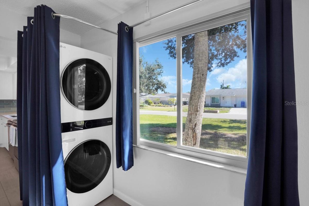 Image 24 of 26 For 501 Parkdale Mews 501