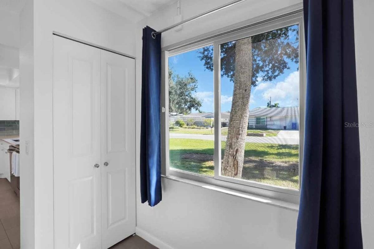 Image 25 of 26 For 501 Parkdale Mews 501