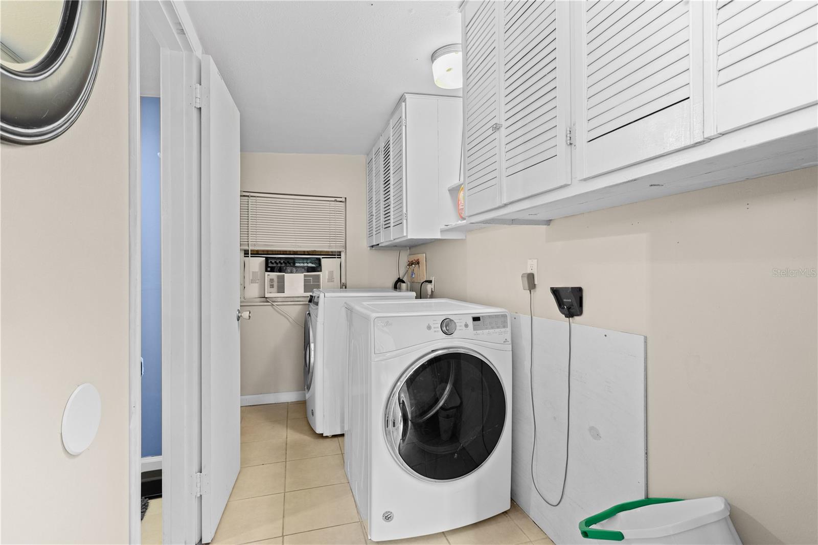 Image 13 of 30 For 180 Horton Avenue