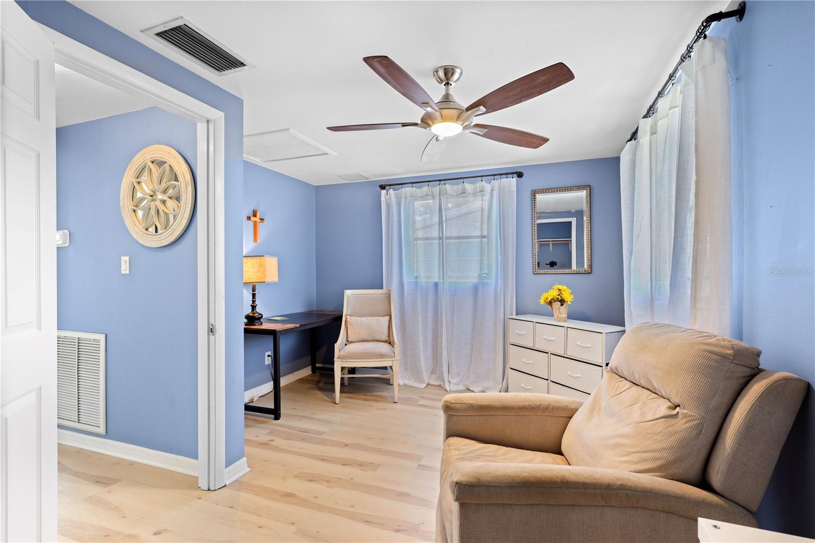 Image 20 of 30 For 180 Horton Avenue