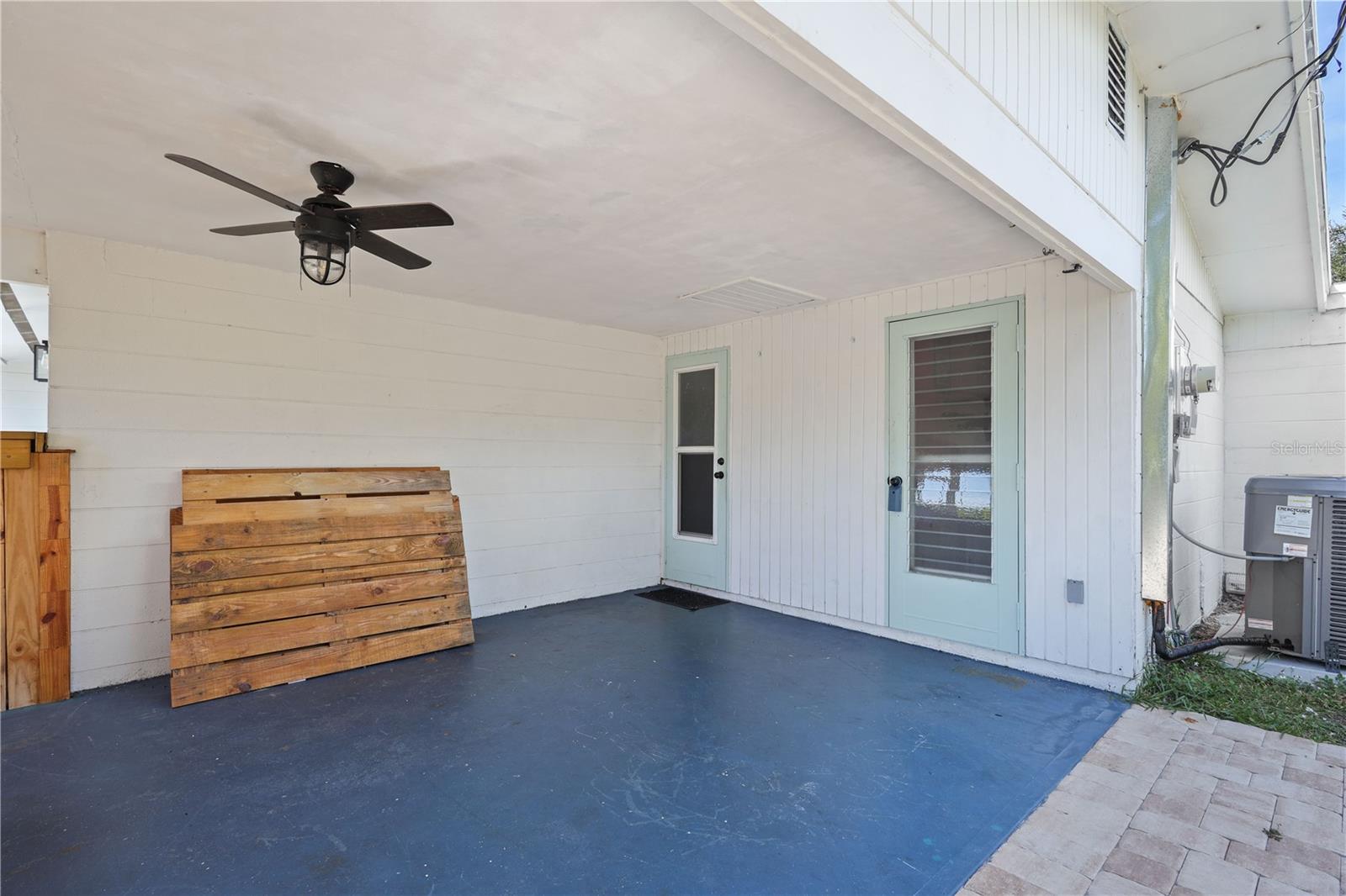 Image 23 of 30 For 180 Horton Avenue