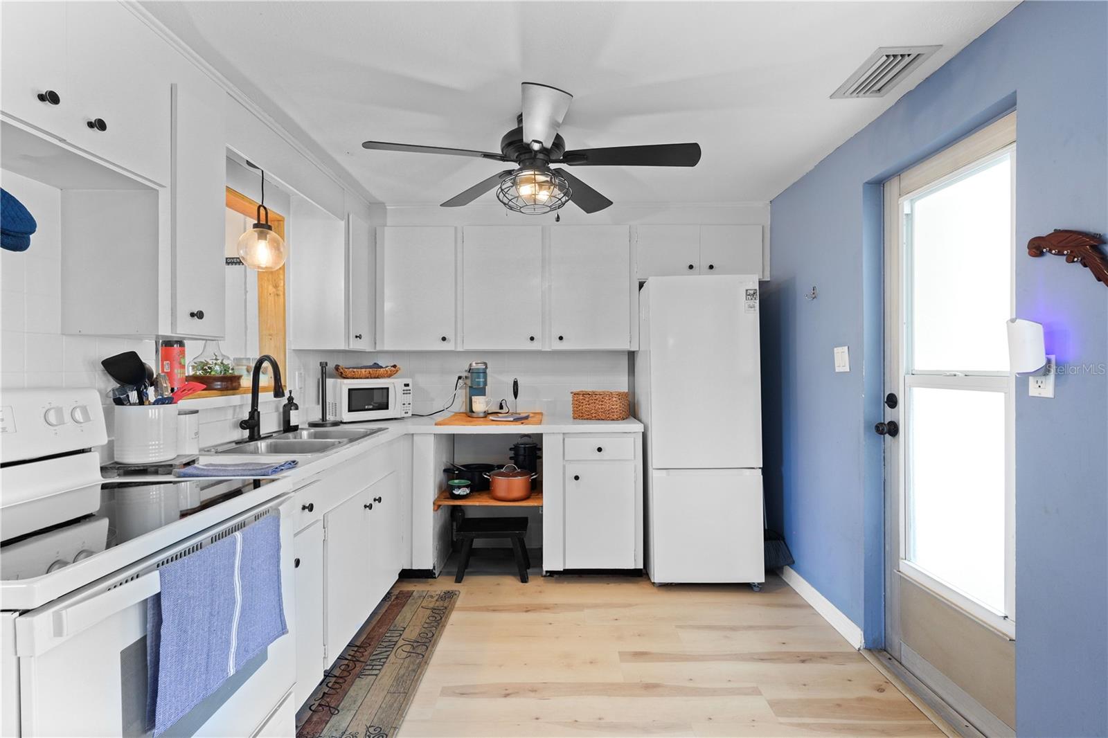 Image 8 of 30 For 180 Horton Avenue