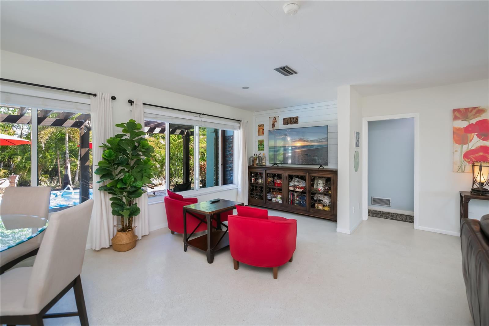 Image 10 of 72 For 730 Treasure Road