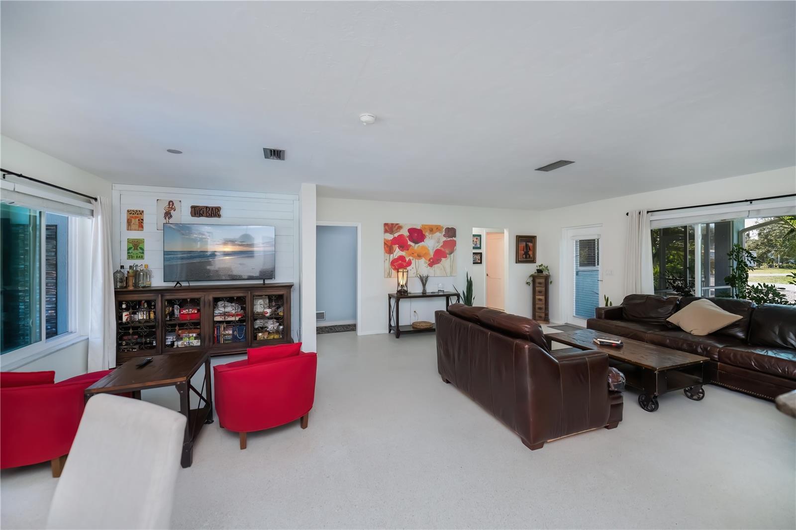 Image 12 of 72 For 730 Treasure Road