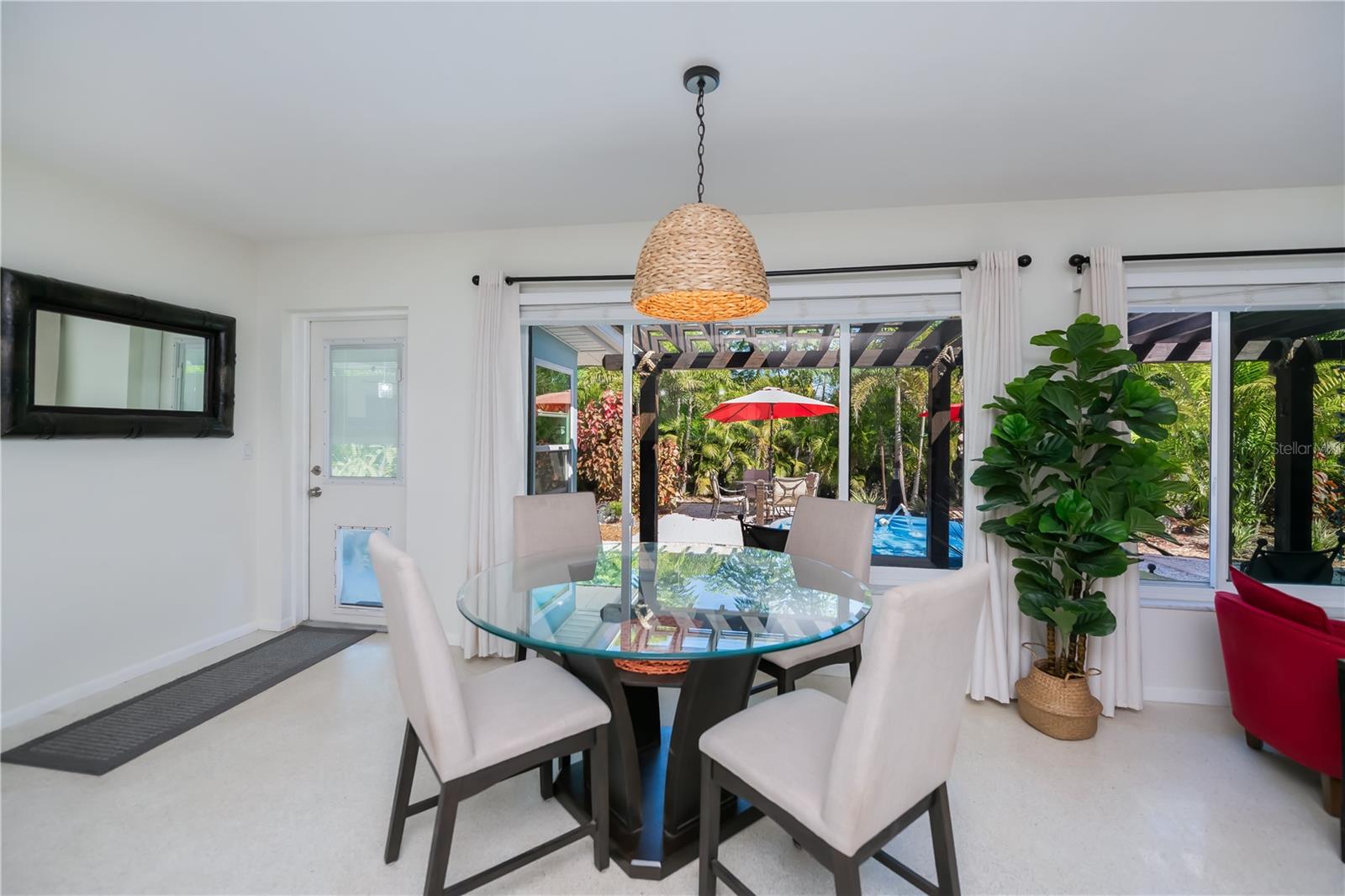 Image 15 of 72 For 730 Treasure Road