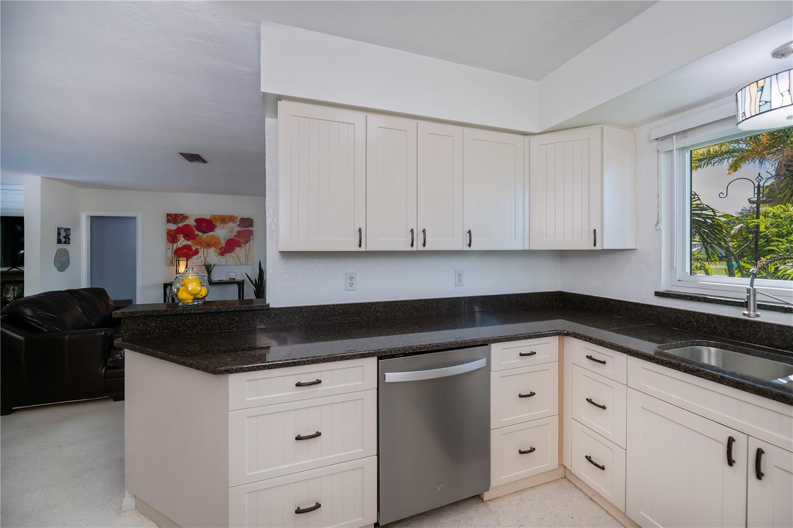 Image 19 of 72 For 730 Treasure Road