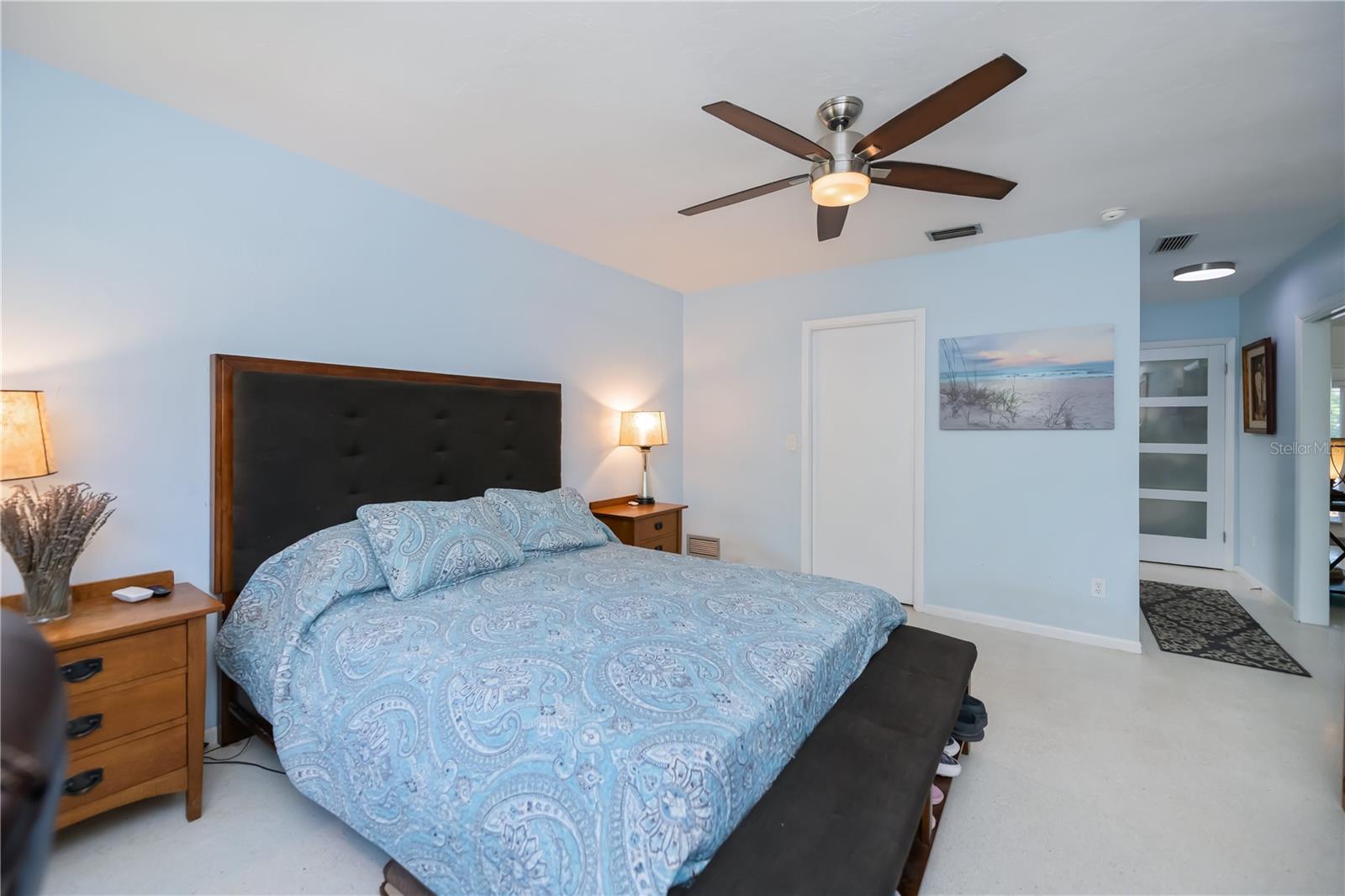 Image 24 of 72 For 730 Treasure Road