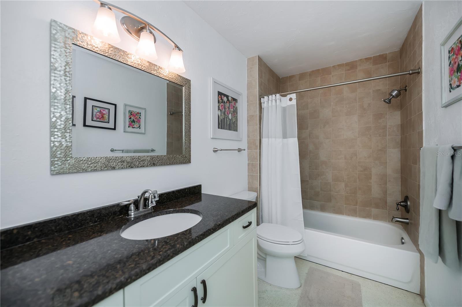 Image 34 of 72 For 730 Treasure Road