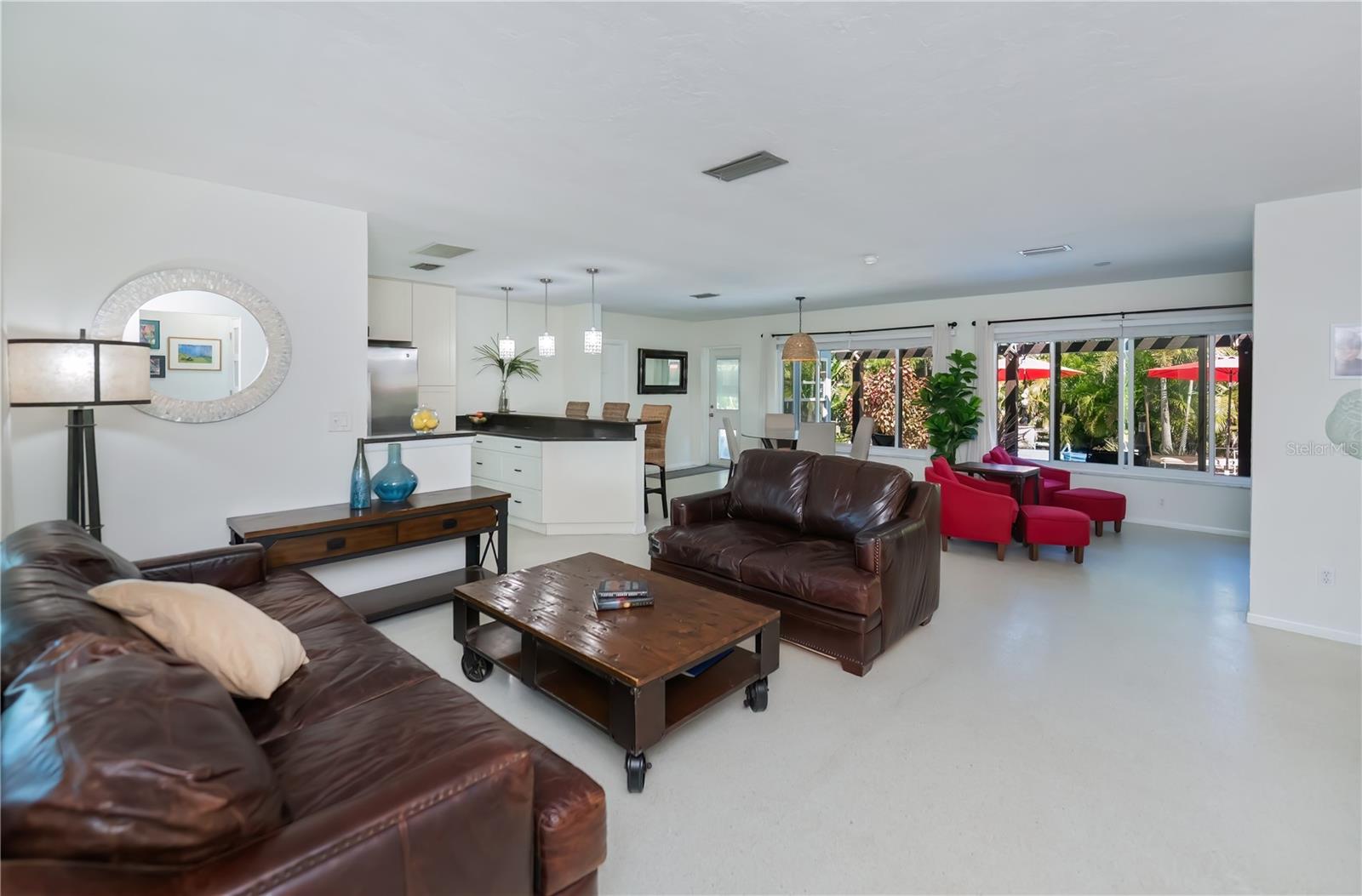 Image 9 of 72 For 730 Treasure Road