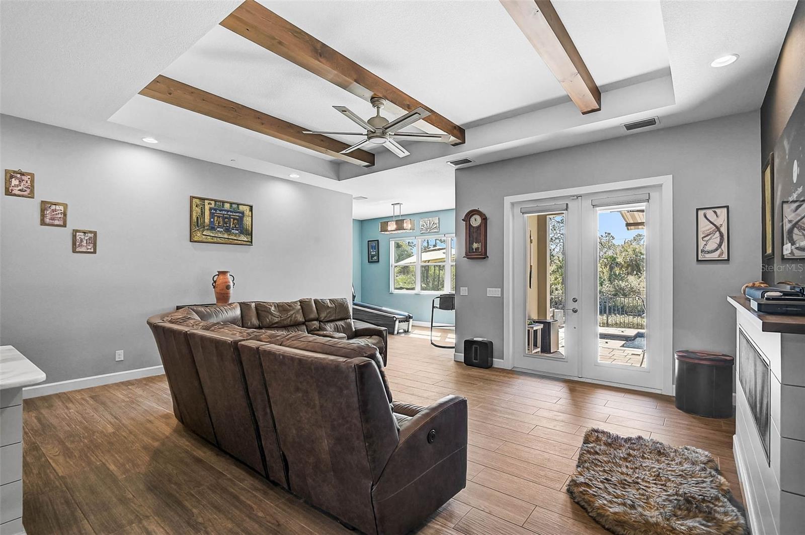 Image 14 of 59 For 2647 Carmela Avenue