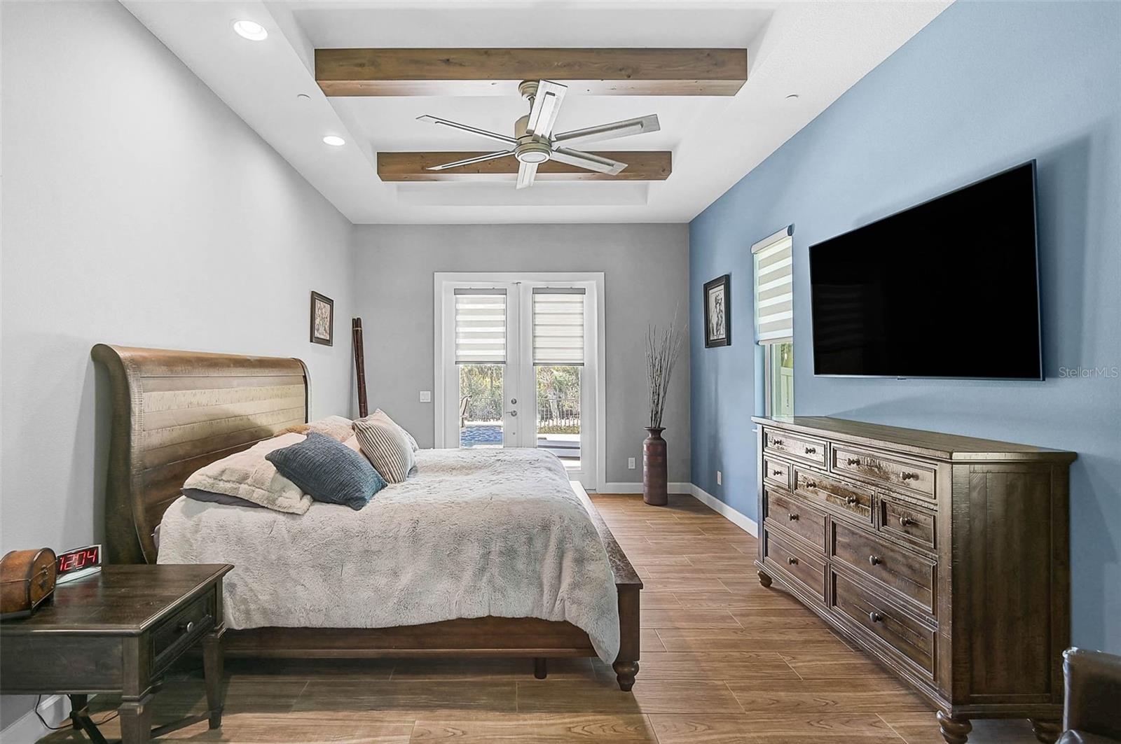 Image 24 of 59 For 2647 Carmela Avenue