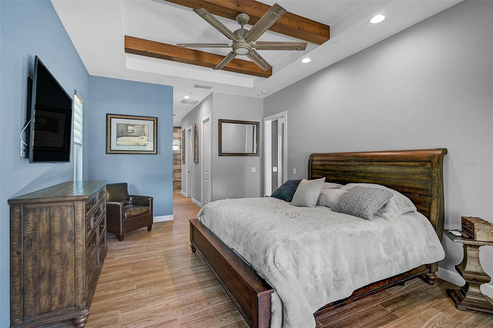 Image 25 of 59 For 2647 Carmela Avenue