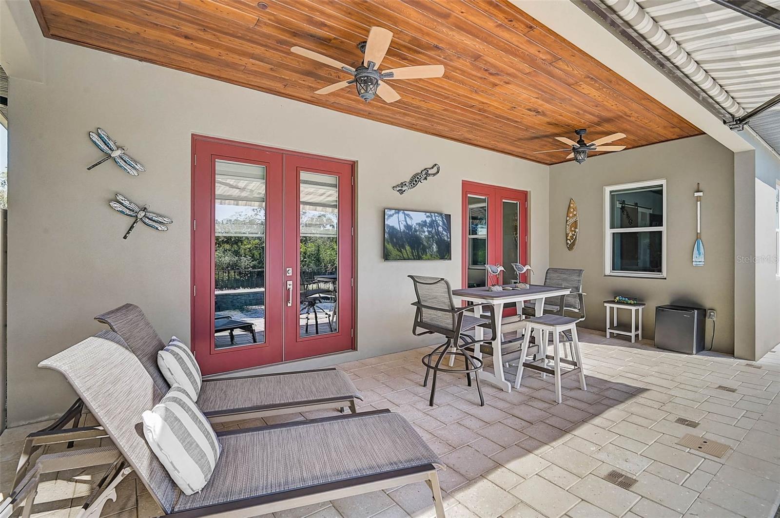 Image 33 of 59 For 2647 Carmela Avenue