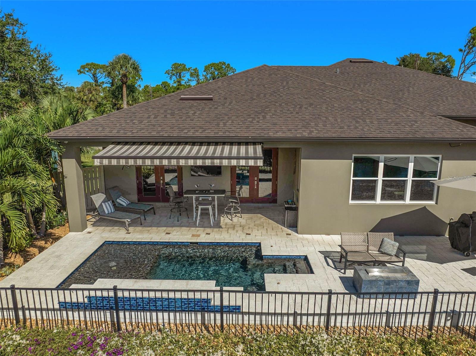 Image 45 of 59 For 2647 Carmela Avenue