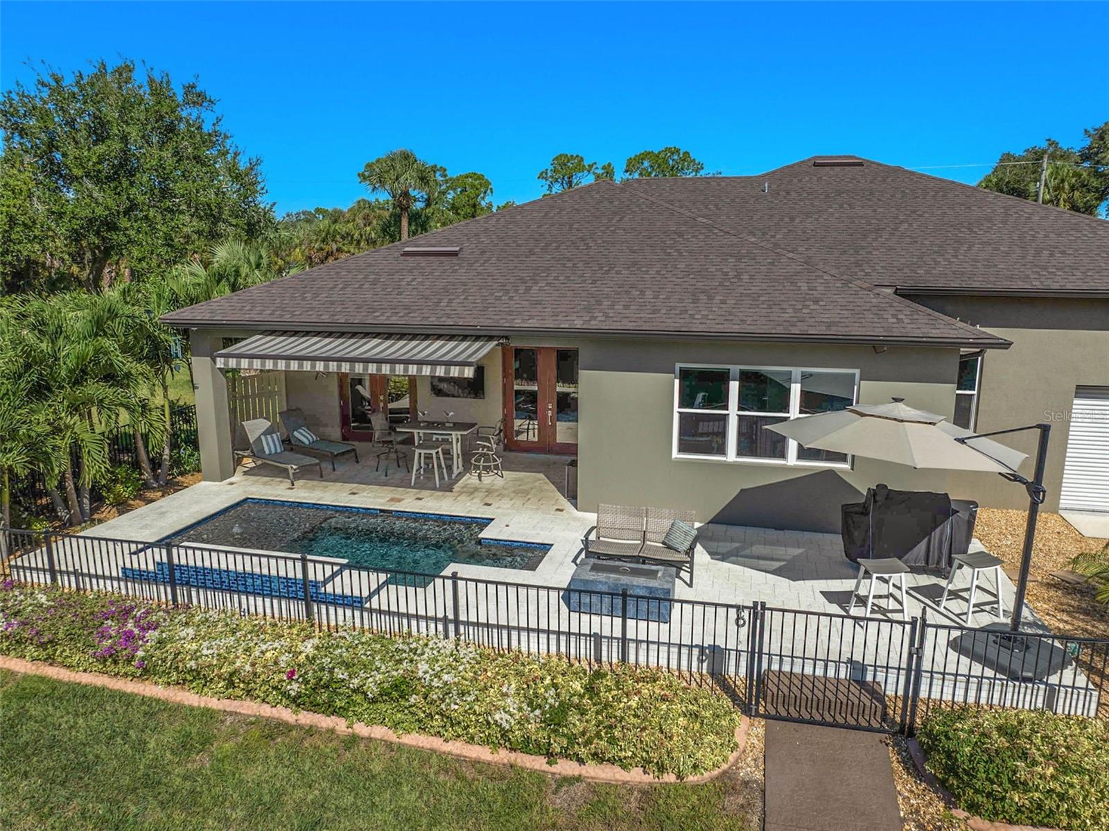 Image 46 of 59 For 2647 Carmela Avenue