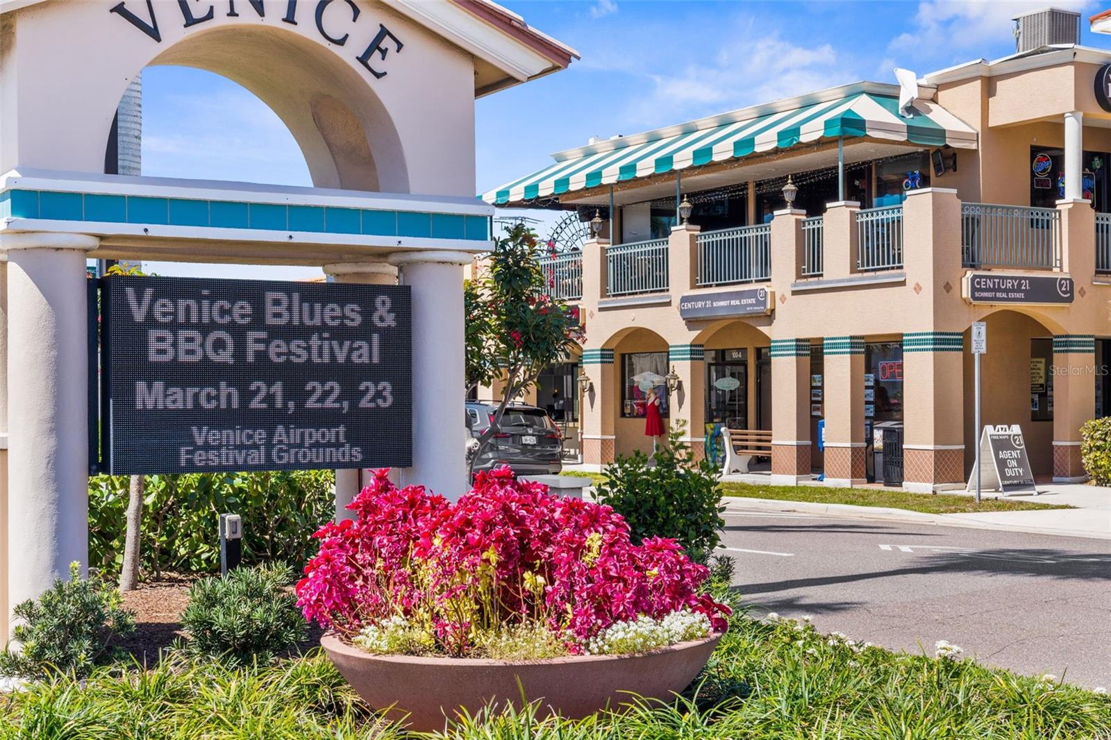 Image 52 of 68 For 5856 Denison Drive