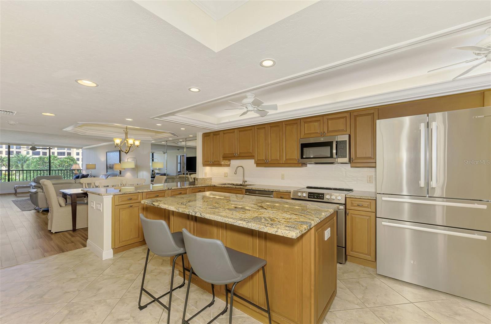 Image 12 of 74 For 5790 Midnight Pass Road 209