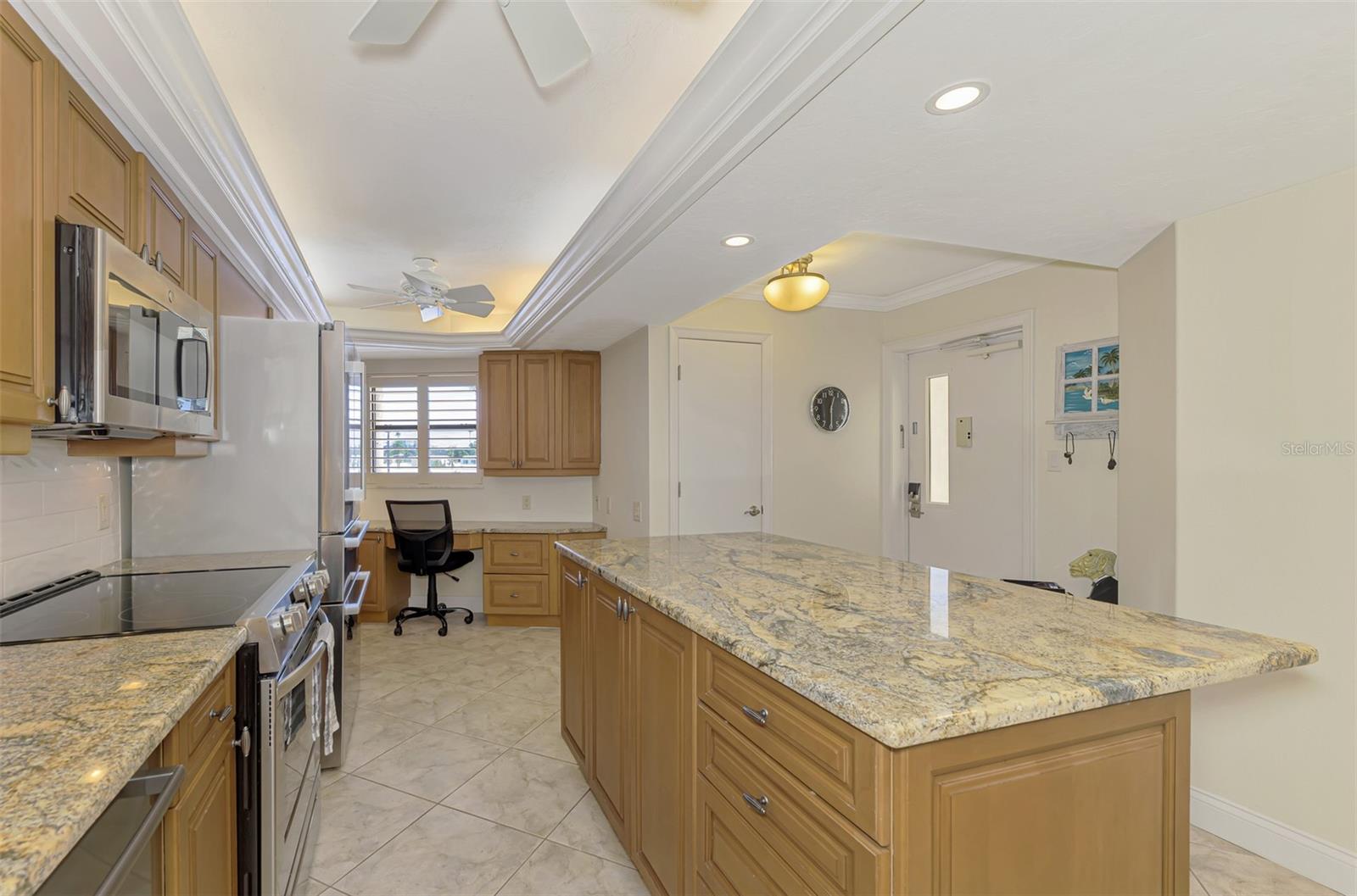 Image 15 of 74 For 5790 Midnight Pass Road 209