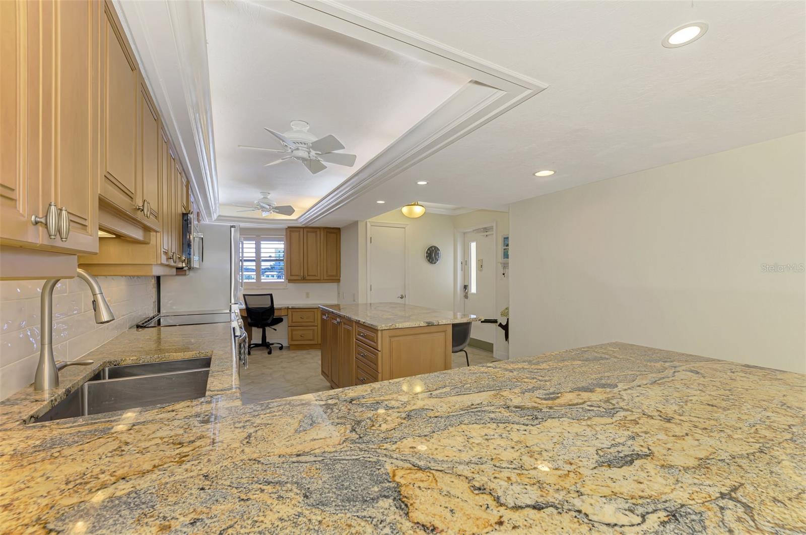 Image 18 of 74 For 5790 Midnight Pass Road 209