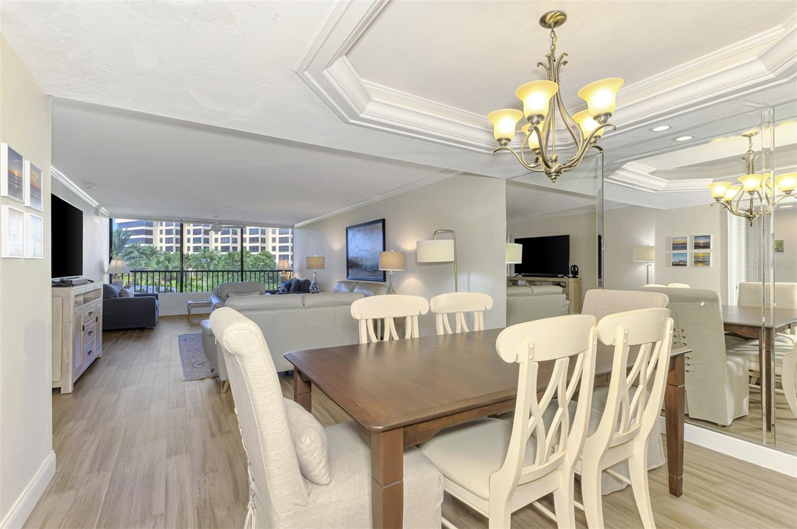 Image 26 of 74 For 5790 Midnight Pass Road 209