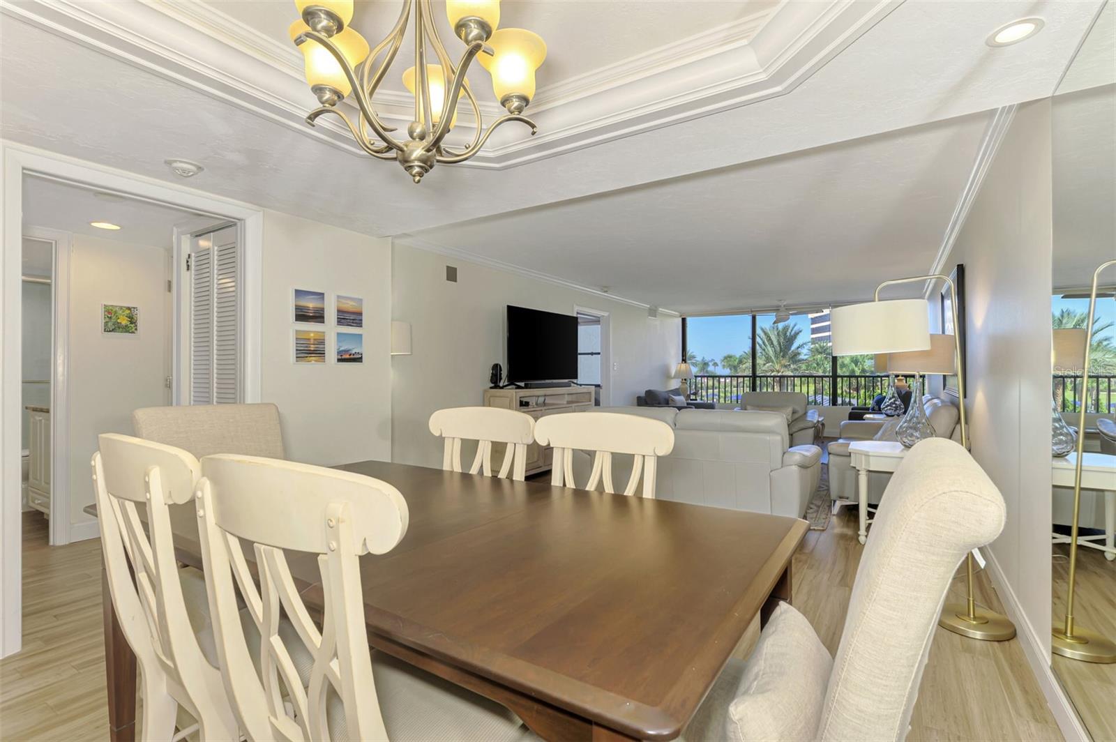 Image 29 of 74 For 5790 Midnight Pass Road 209