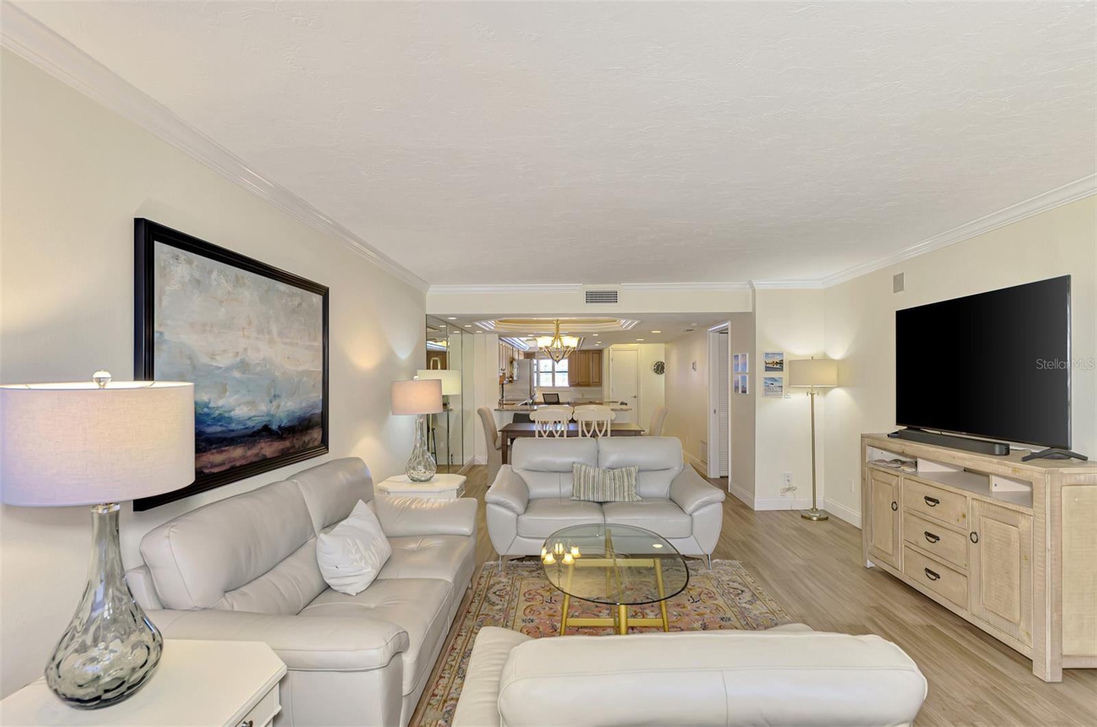 Image 35 of 74 For 5790 Midnight Pass Road 209