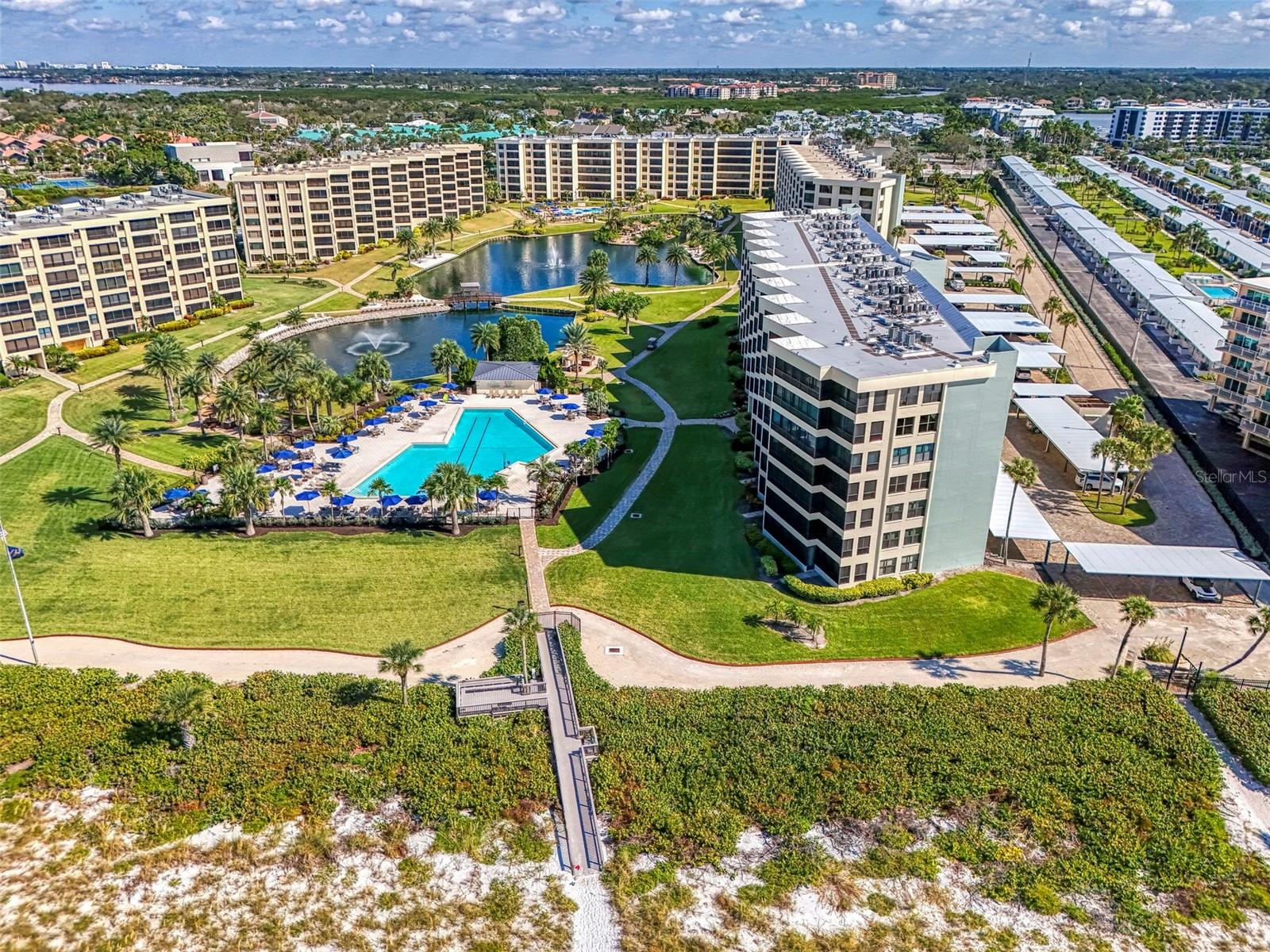 Image 51 of 74 For 5790 Midnight Pass Road 209