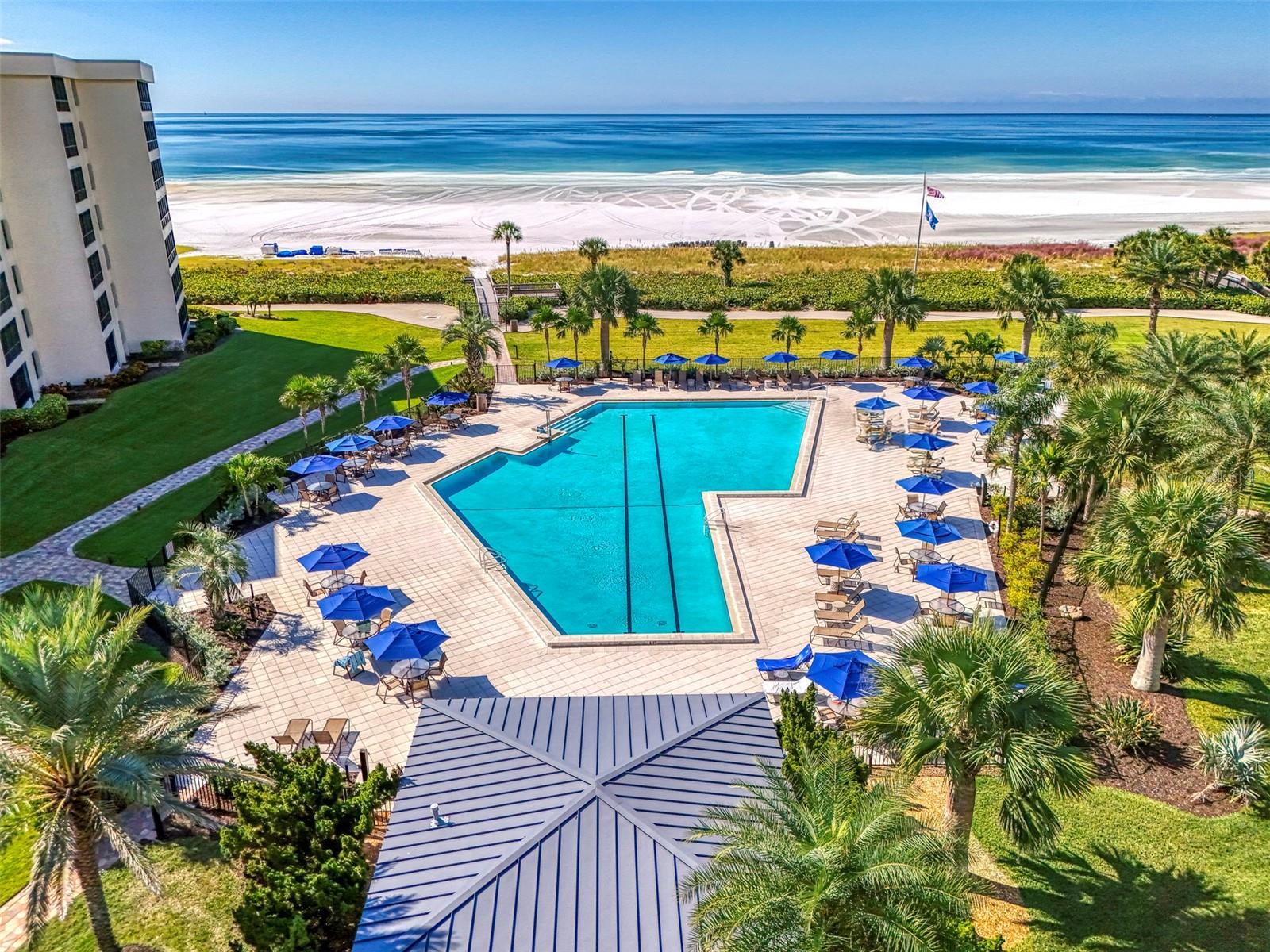 Image 55 of 74 For 5790 Midnight Pass Road 209