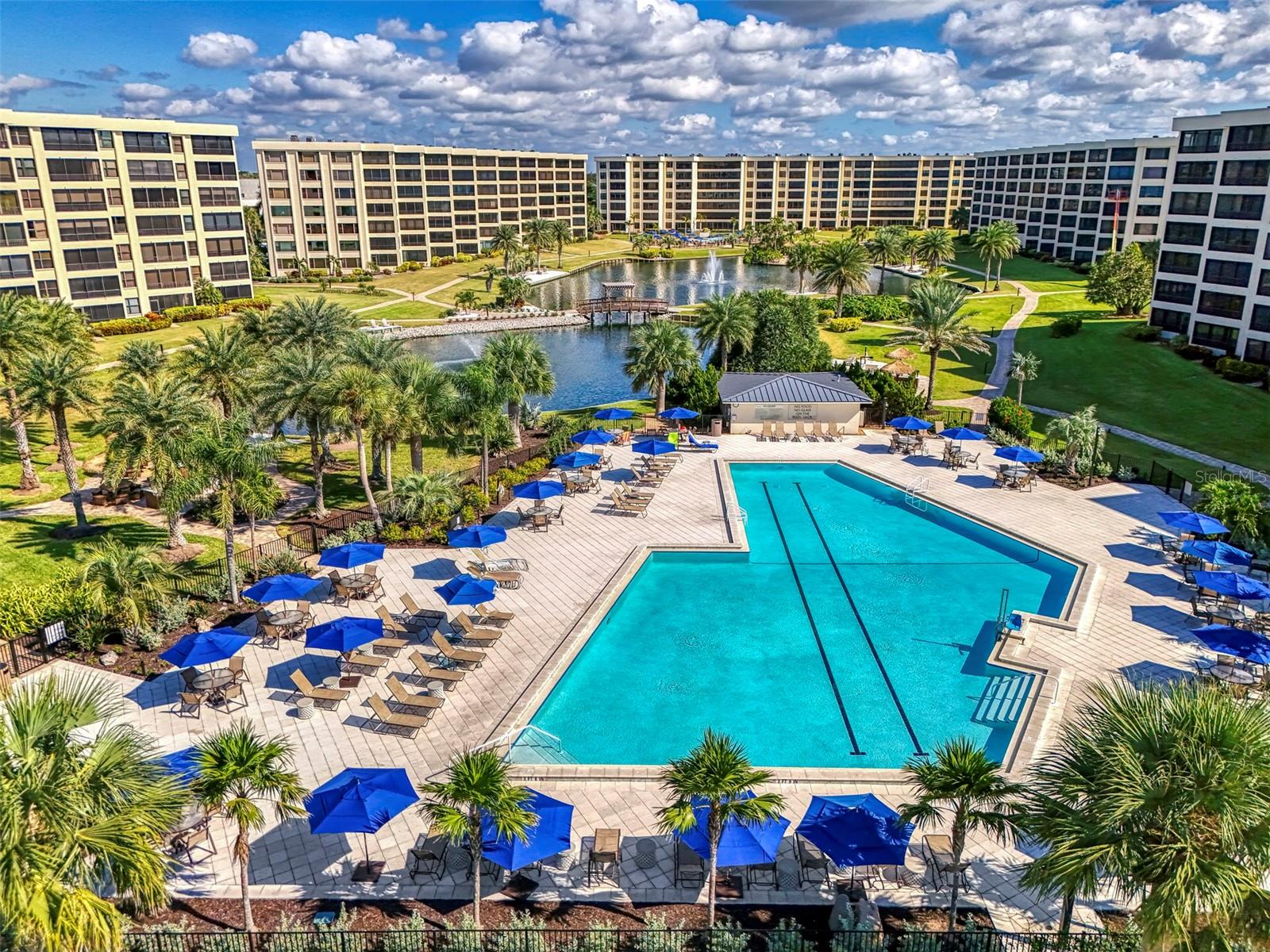 Image 56 of 74 For 5790 Midnight Pass Road 209