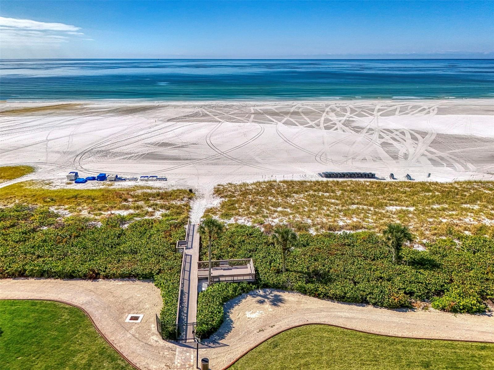 Image 69 of 74 For 5790 Midnight Pass Road 209