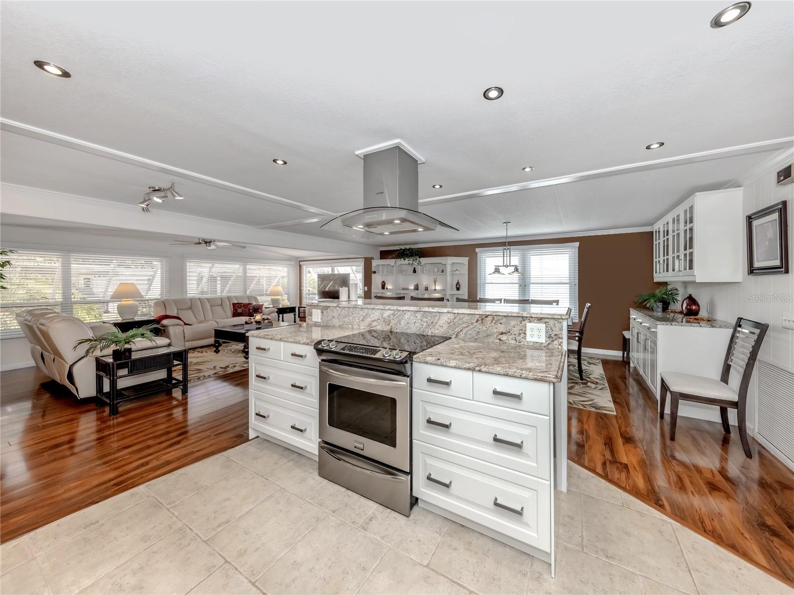 Image 10 of 68 For 5 Esplanade Street