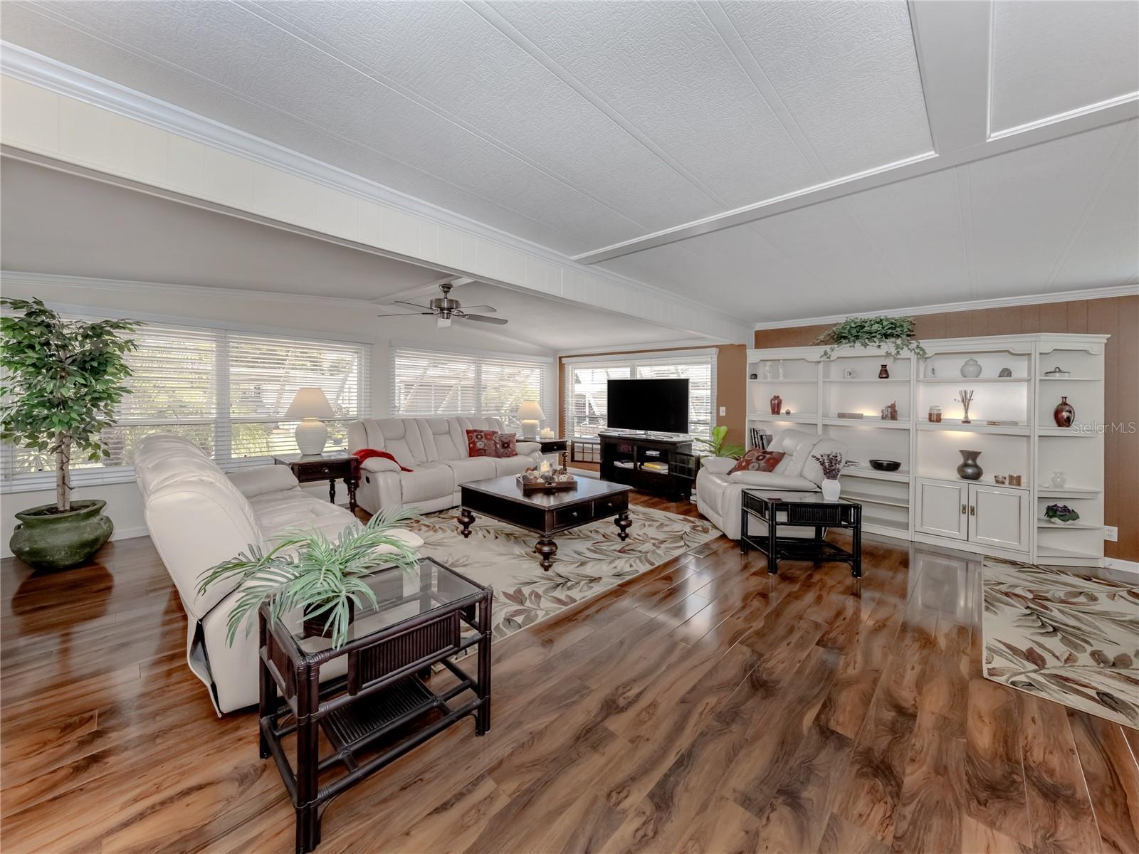 Image 21 of 68 For 5 Esplanade Street