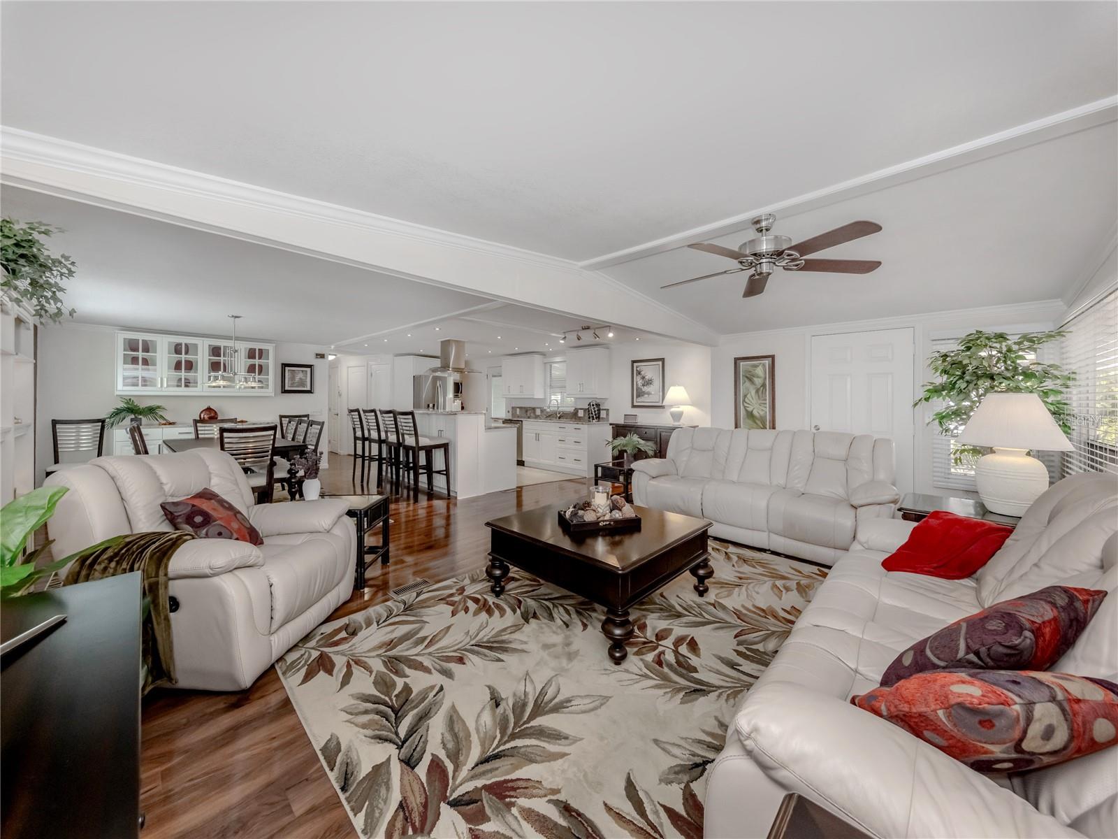 Image 23 of 68 For 5 Esplanade Street