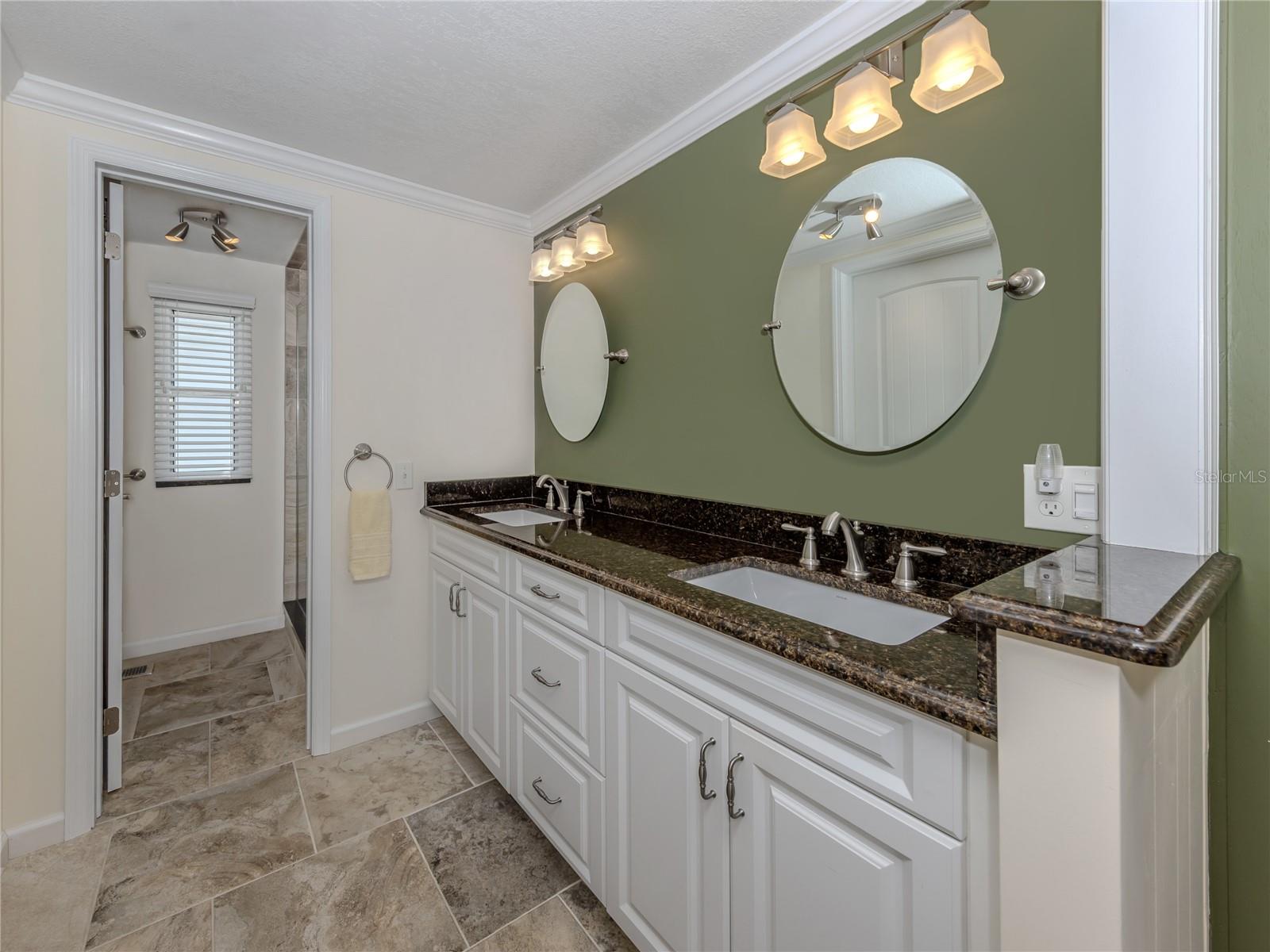 Image 24 of 68 For 5 Esplanade Street