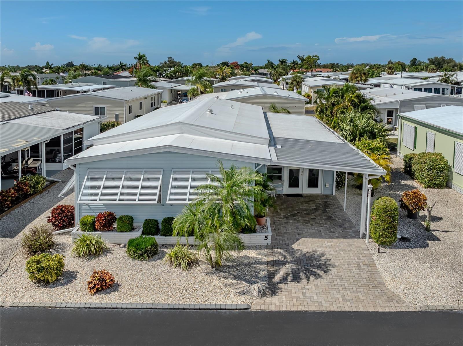 Image 33 of 68 For 5 Esplanade Street