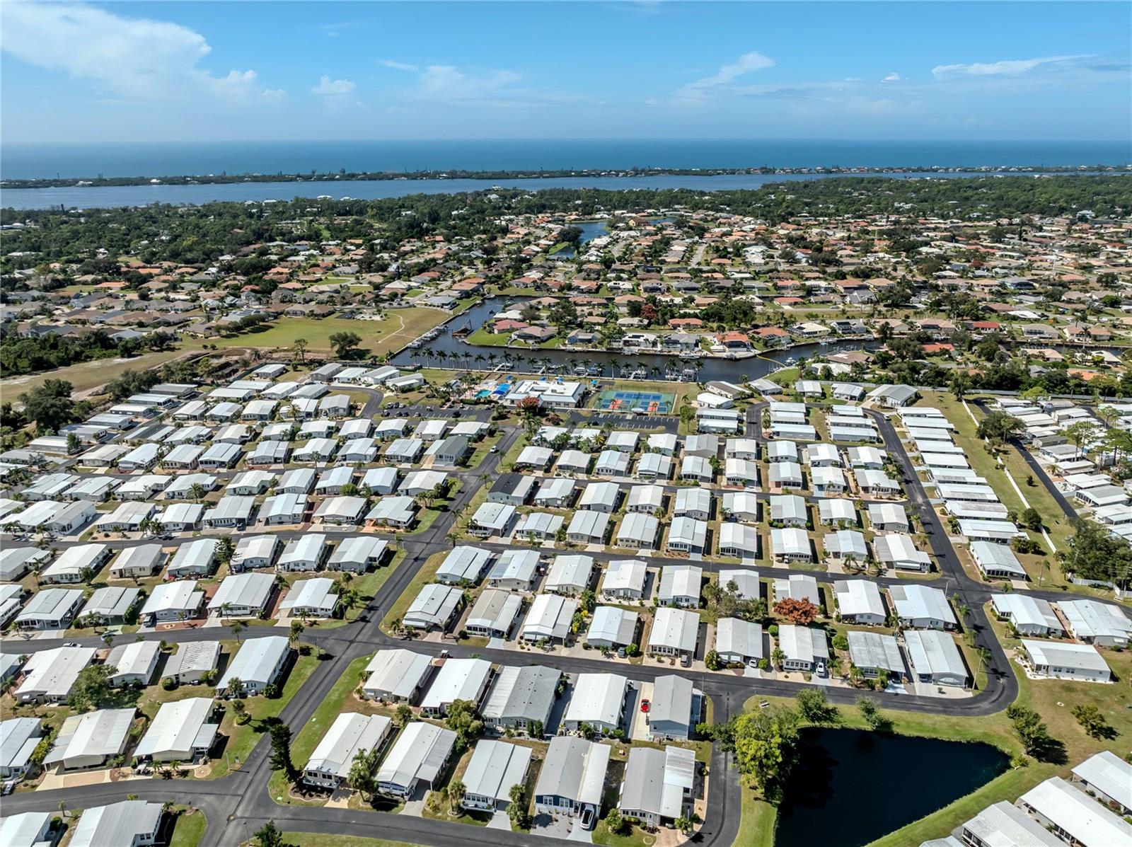 Image 36 of 68 For 5 Esplanade Street