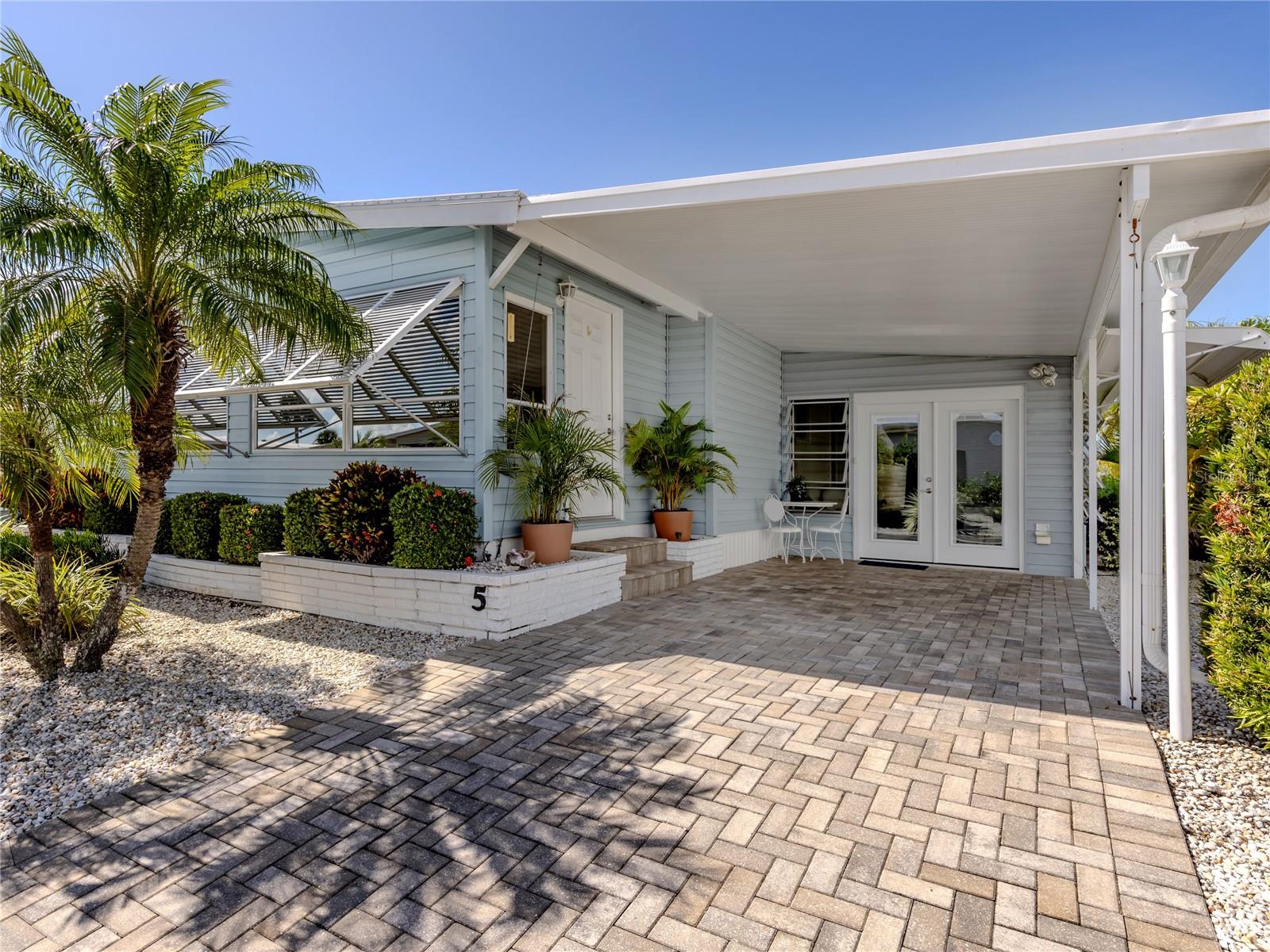 Image 4 of 68 For 5 Esplanade Street