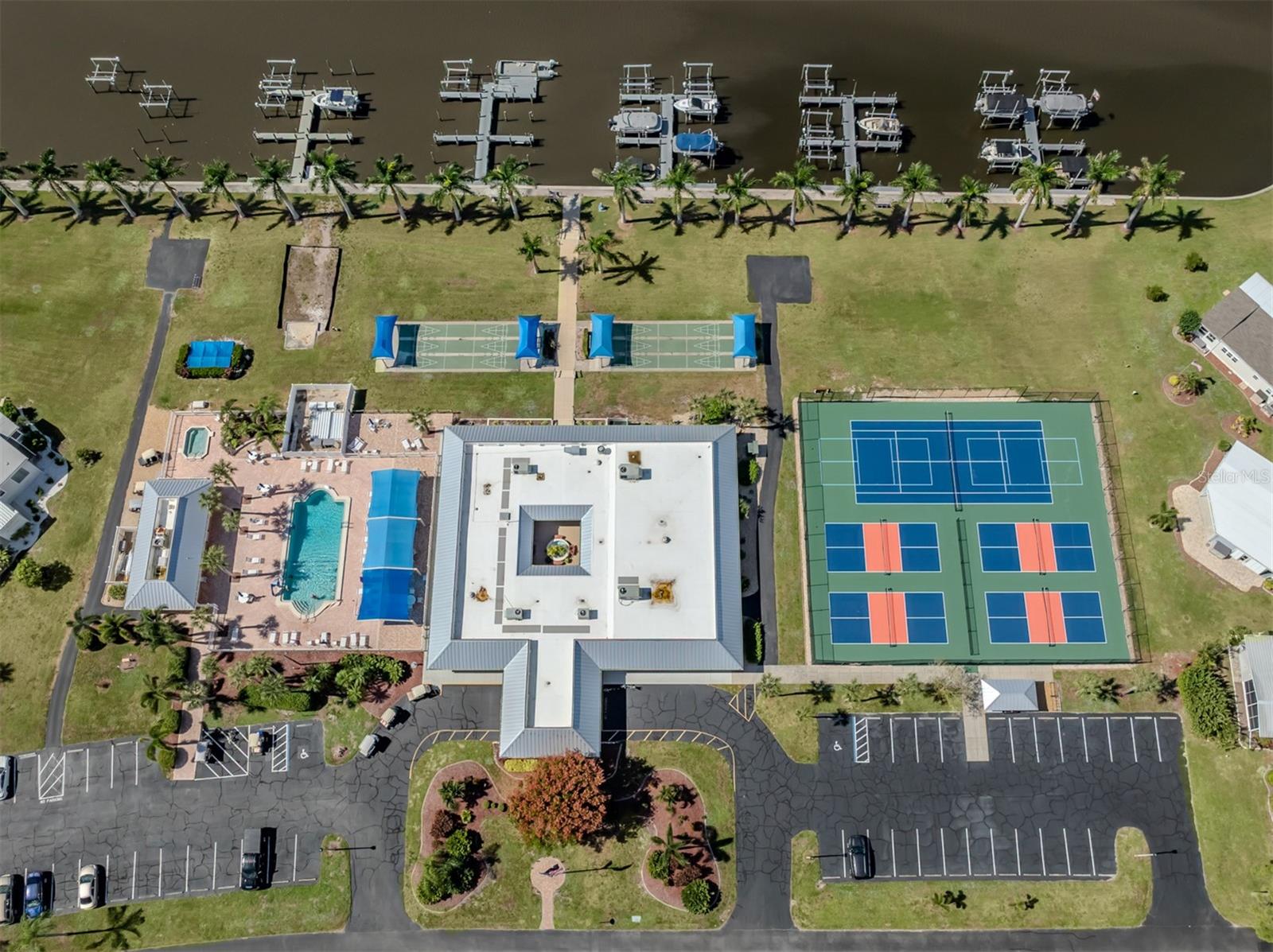 Image 42 of 68 For 5 Esplanade Street