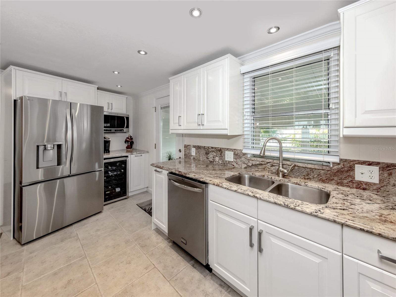 Image 8 of 68 For 5 Esplanade Street