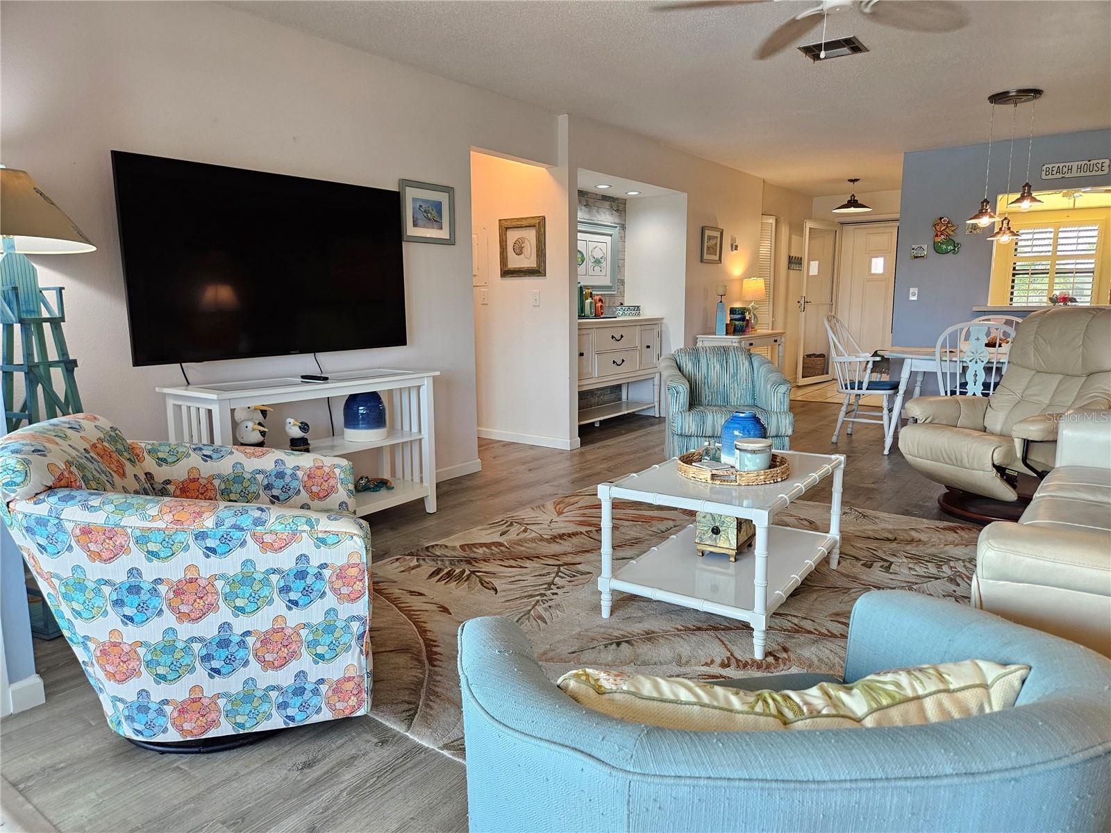 Image 16 of 51 For 340 Three Lakes Lane F