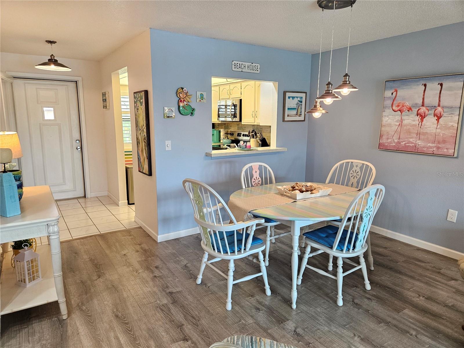 Image 19 of 51 For 340 Three Lakes Lane F