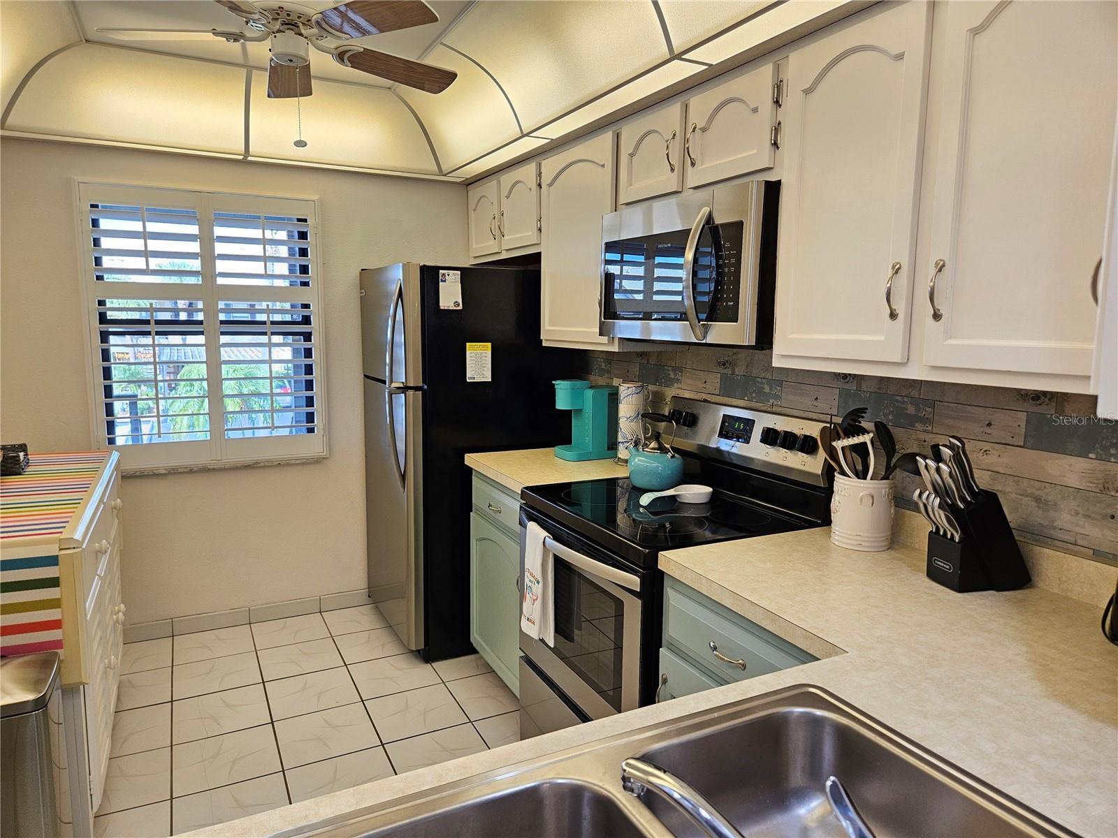 Image 23 of 51 For 340 Three Lakes Lane F