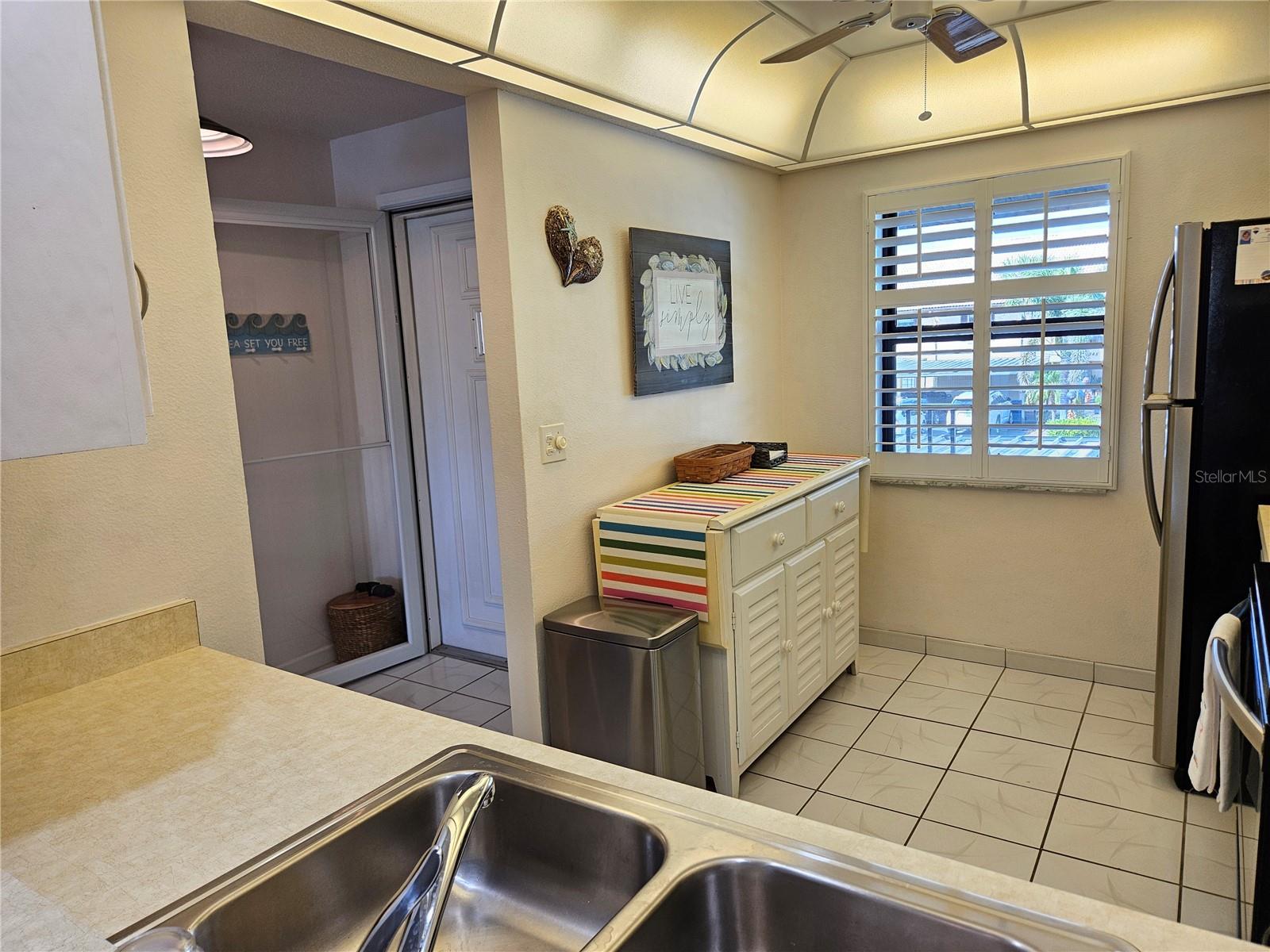 Image 24 of 51 For 340 Three Lakes Lane F