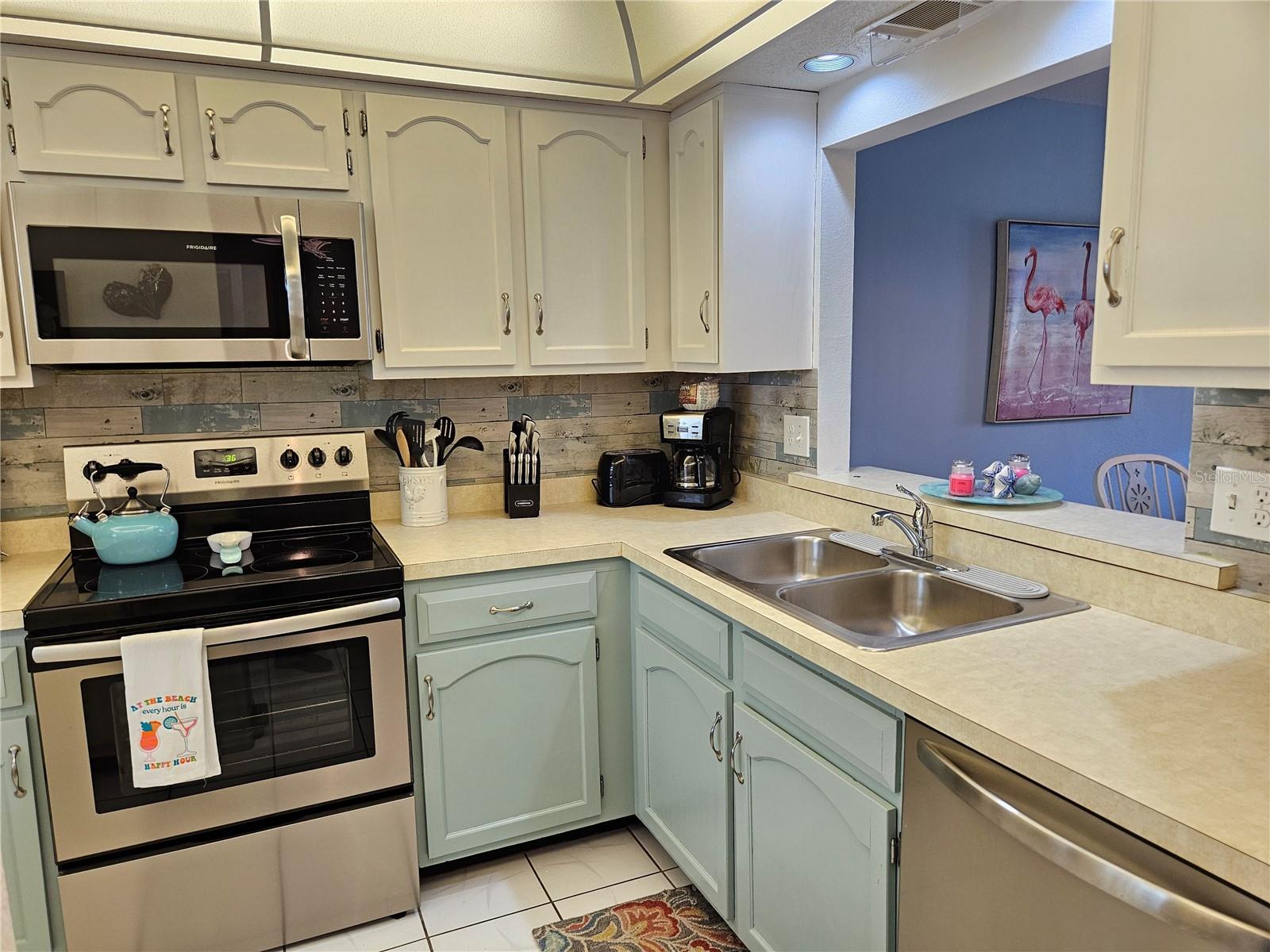 Image 25 of 51 For 340 Three Lakes Lane F